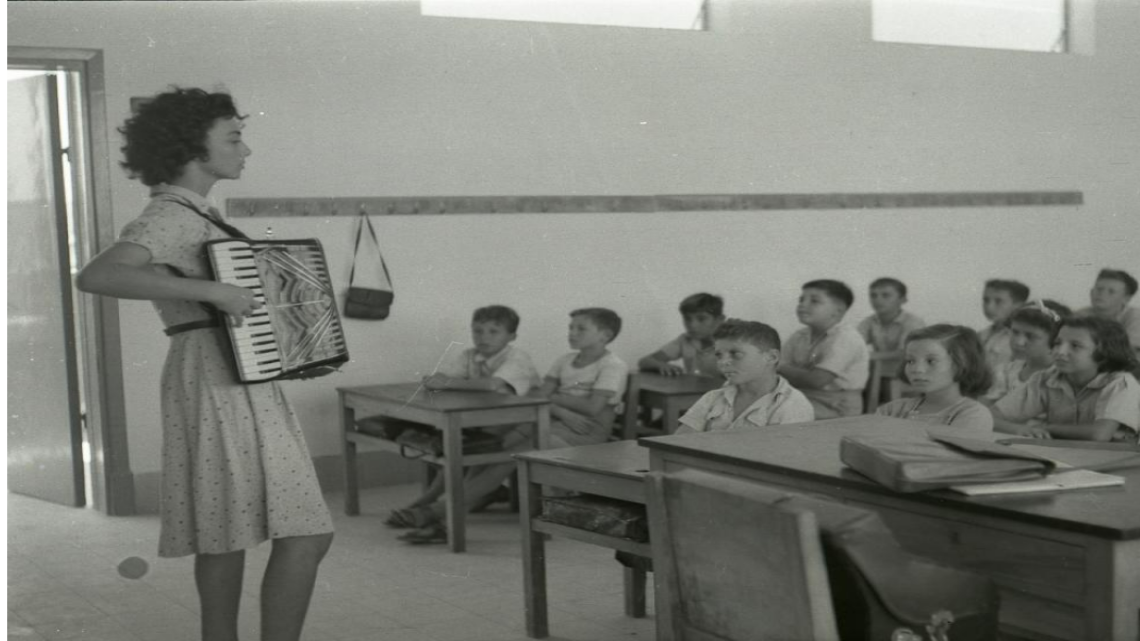 Beno Rotenberg collection: music class in school, 1950 [State Archives]